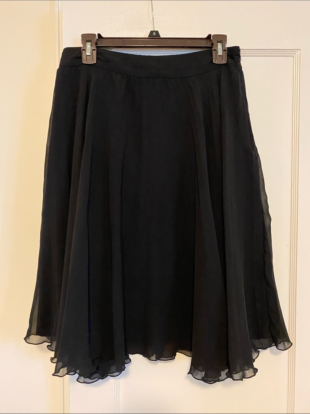 🎀 5/$20 🎀 WHBM black skirt size 8